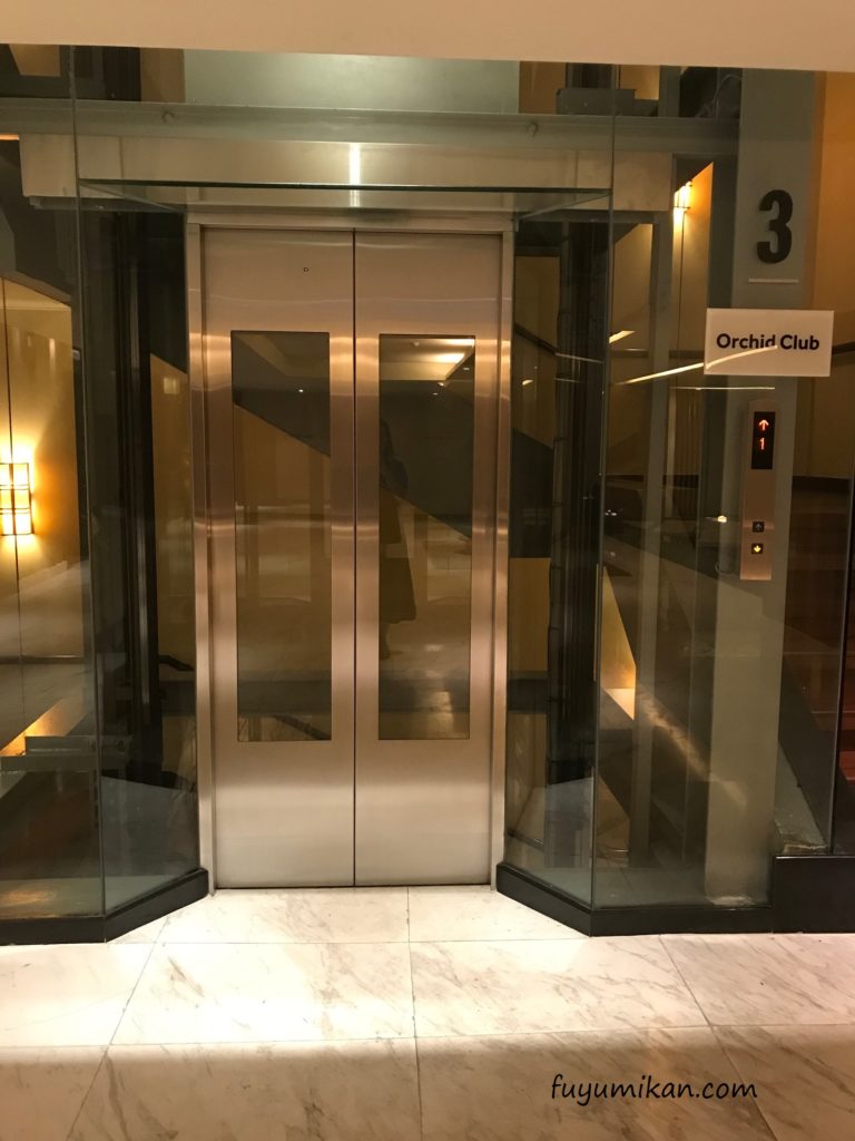 オーキッドクラブ専用エレベーター