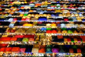バンコクのナイトマーケットの夜景